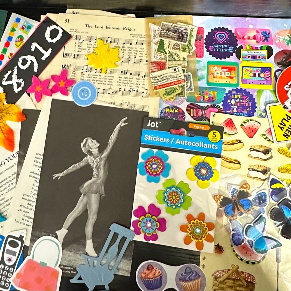 PAPER EPHEMERA LOT 160+ Pieces Scrapbooking Junk Journal Collage Craft Supplies - Picture 3 of 7